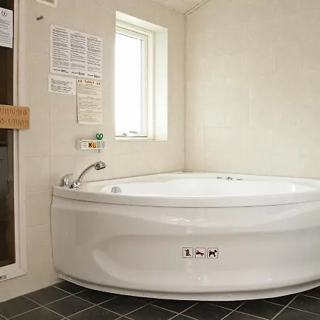 Three-bedroom Holiday In Haderslev 12 *